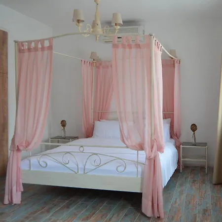 Cynara Alacati Bed & Breakfast 2*