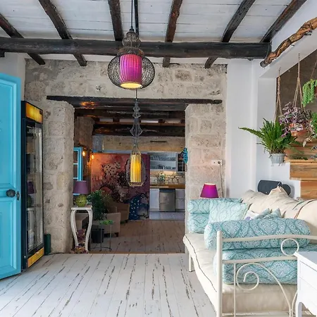 Cynara Alacati Bed & Breakfast 2*